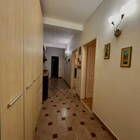 アパート Garden View ティラナ